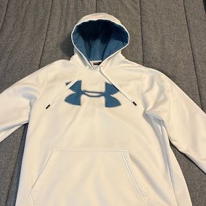Men’s medium Under Armour Fleece hoodie